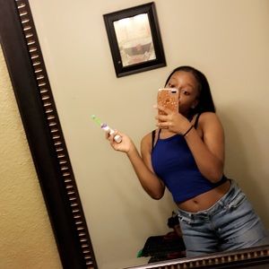 Meet your Posher, Nia